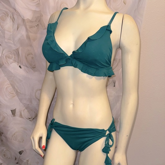 BECCA Socialite Ruffle string bikini top in fern M - Picture 10 of 12